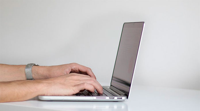 Reporteros piden que gigantes de la Red paguen por difundir noticias