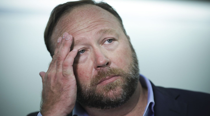 Twitter bloquea a Alex Jones, ‘rey’ de las teorías de conspiración