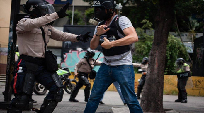 Gobierno venezolano incrementa persecución a periodistas