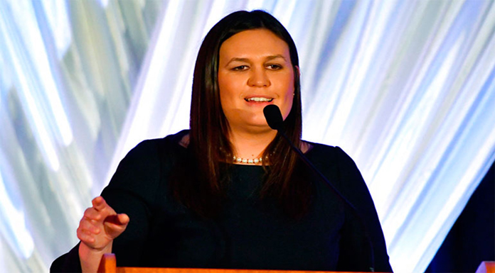 Animan a llamar a New York Times por autor de editorial