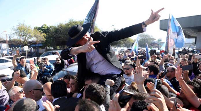 Bolsonaro, máxima tensión y desafío para la prensa en Brasil