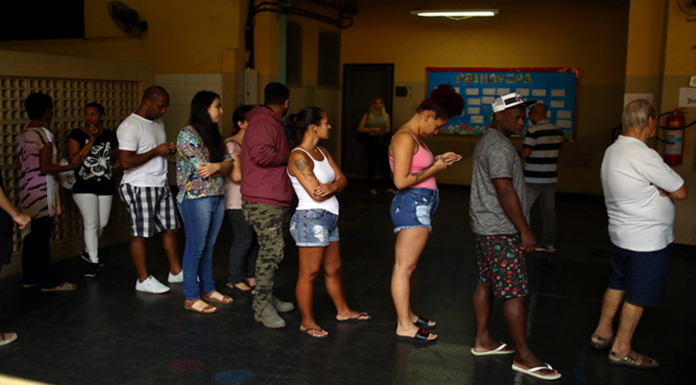 WhatsApp para contener noticias falsas en las elecciones brasileñas