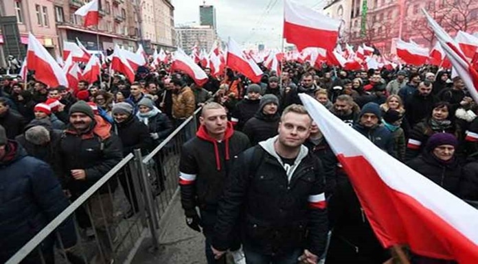Polonia desiste de juzgar a reportero que filmó a neonazis