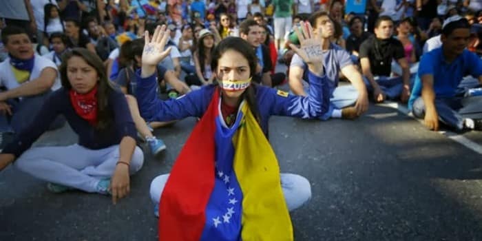 Fundamedios condena amenazas a periodistas en Venezuela