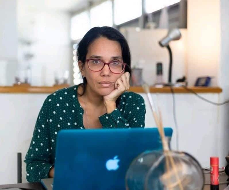 Periodista cubana es nuevamente impedida de salir de su residencia en La Habana