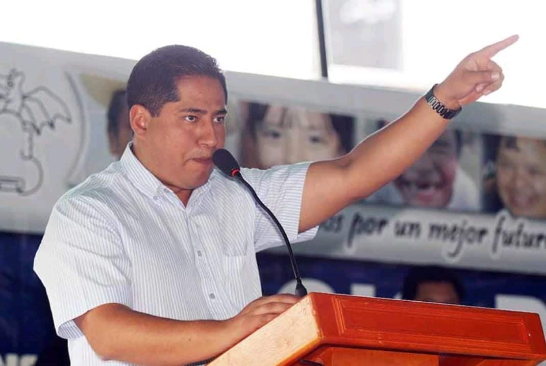 Funcionario municipal agrede a periodista en México