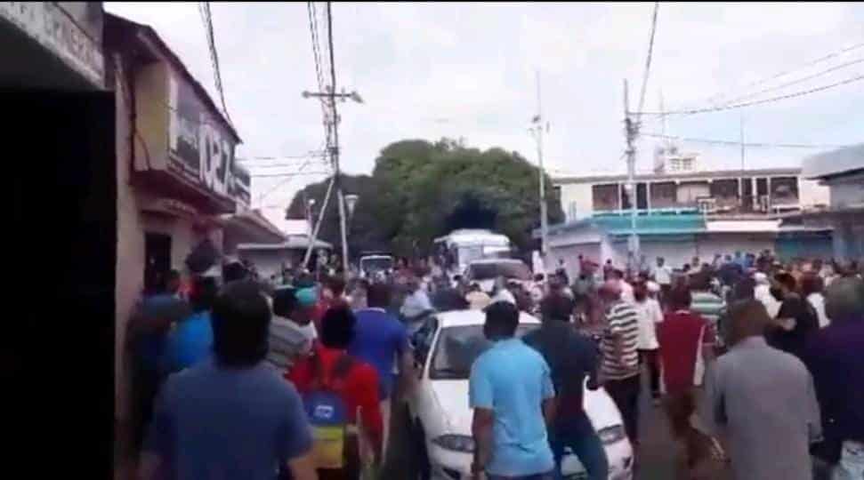 Dos radios de Venezuela sufrieron ataques