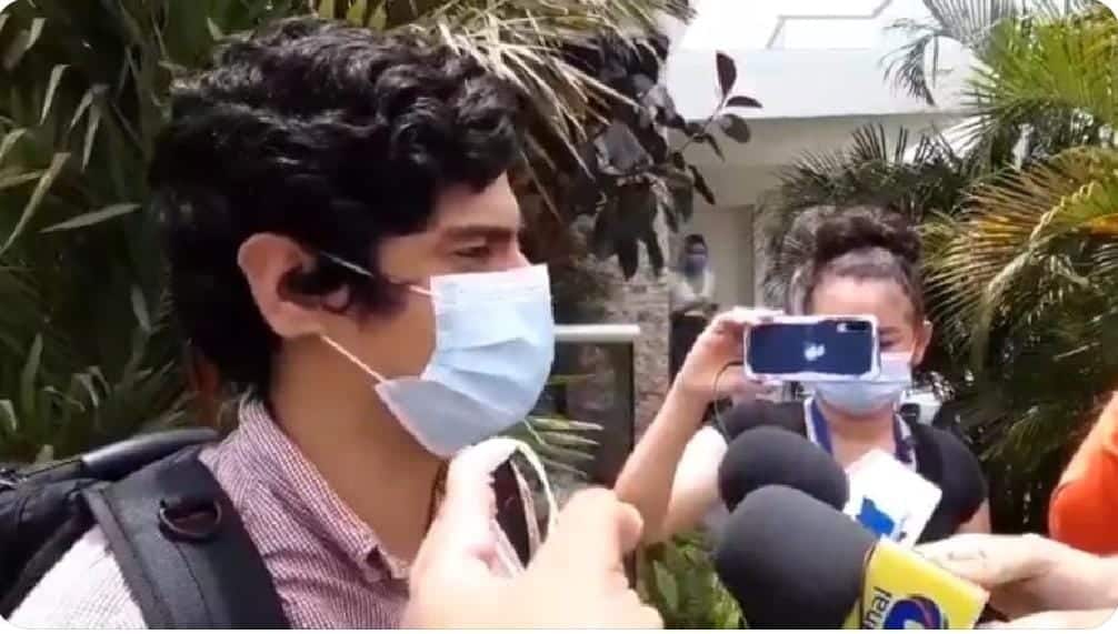 Policía sandinista agrede a periodista en Managua